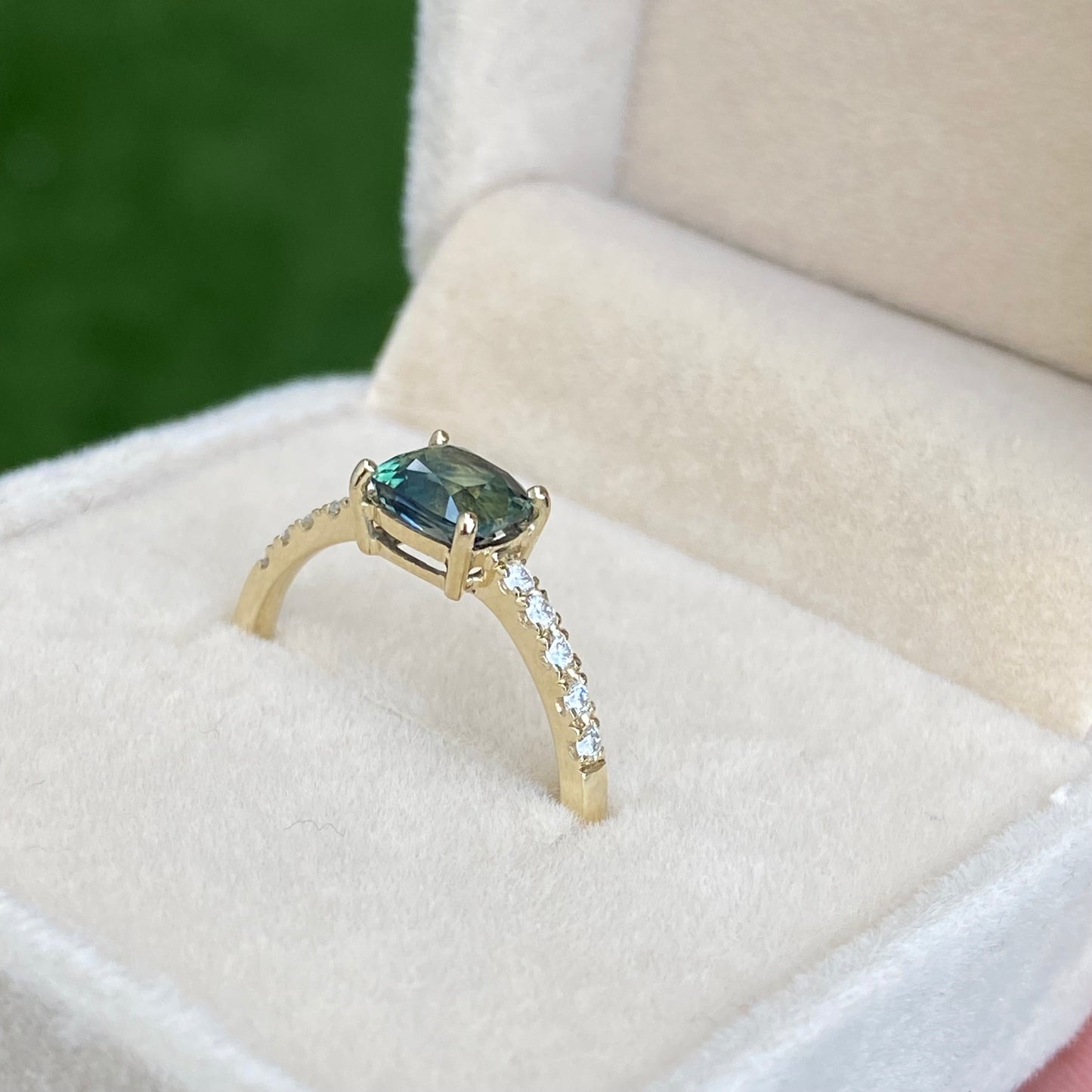 Parti Sapphire ring / Peacock Sapphire Engagement Ring, Blue Green Sapphire Proposal Ring , Diamond pave band ring